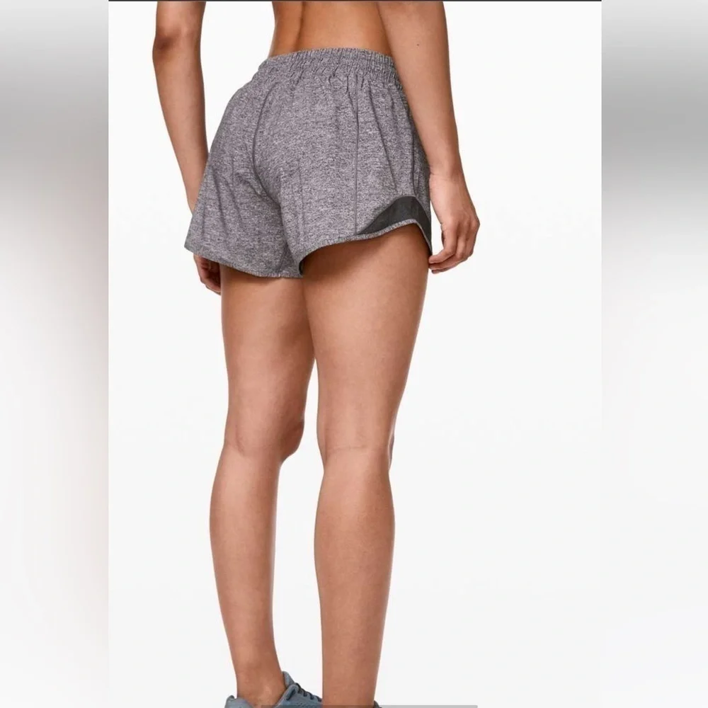 Lululemon Hotty Hot Short II  Heather Lux Multi Black / Heathered Black size 4